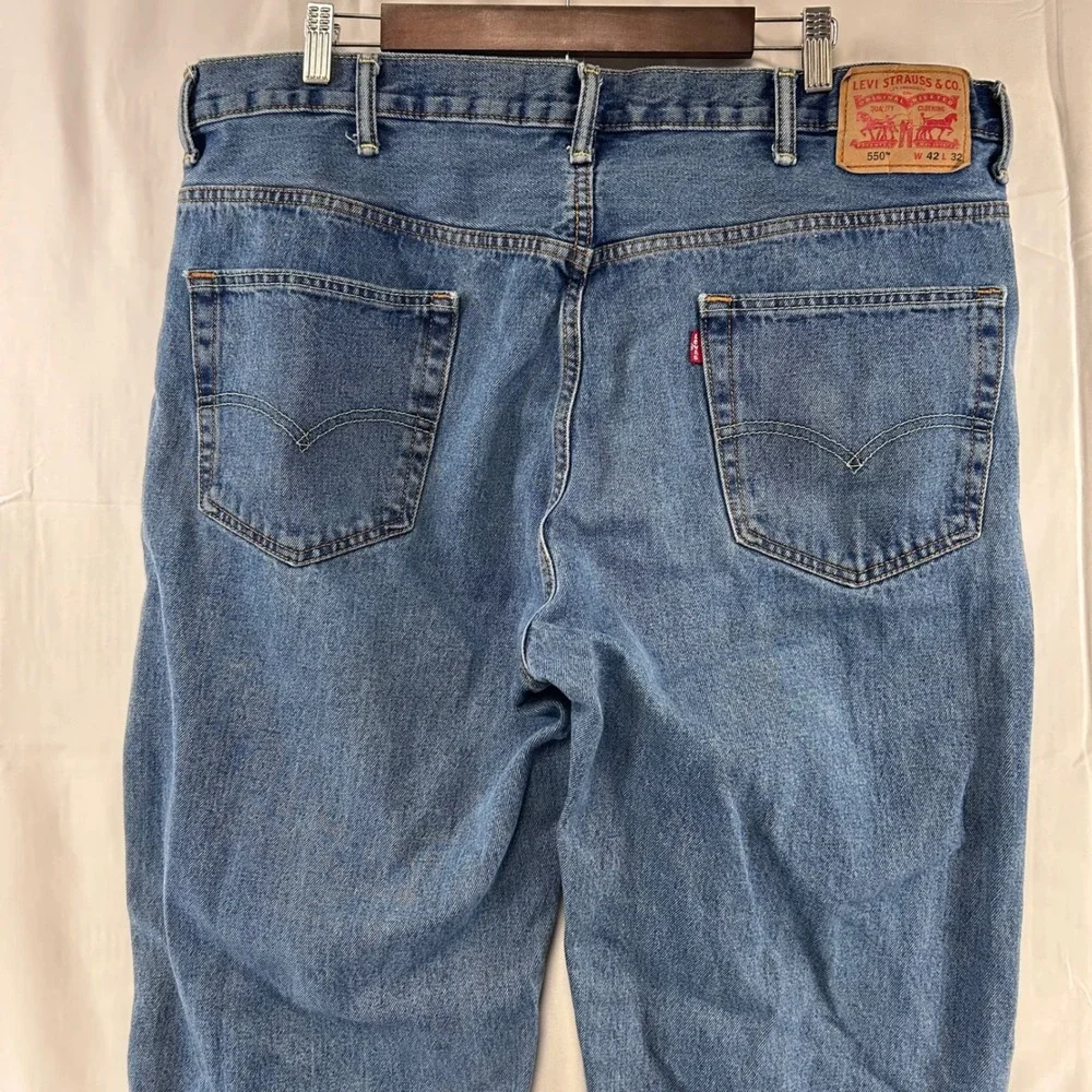 Levi's 550 Relaxed Fit Jeans Mens 42x32 Blue Medium Wash Tapered Leg Denim